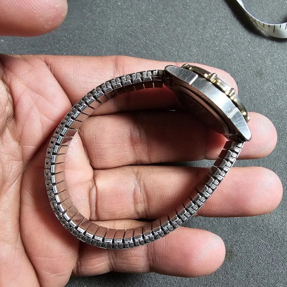 Timex Indiglo WR 30M Two Tone Quartz Analog Women's Watch Working Stretch Band - Picture 7 of 10